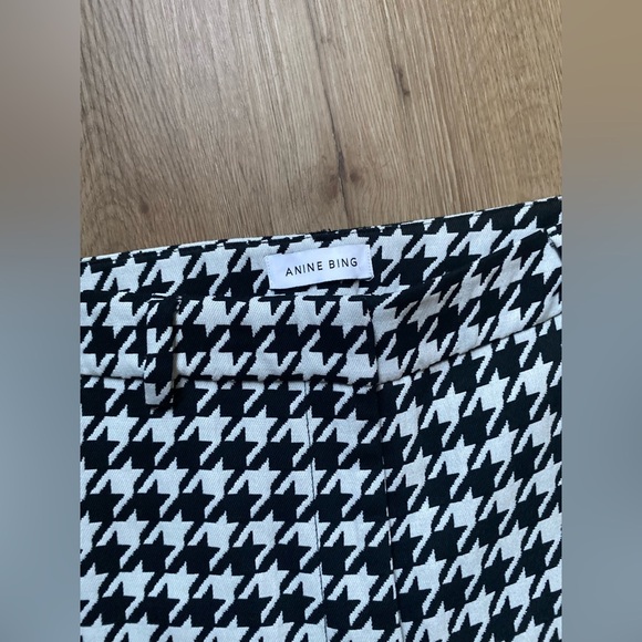 ANINE BING REVOLVE Jocelyn Houndstooth Trouser in Black & White - Picture 4 of 10